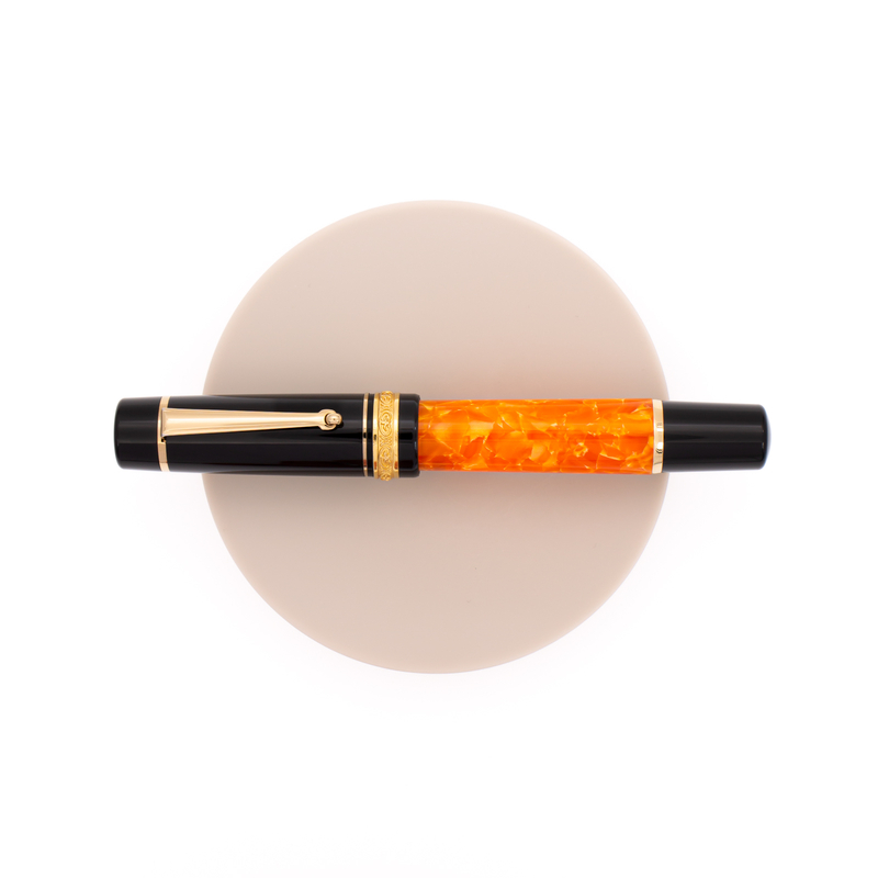 Delta Dolcevita Mid-Size Fountain Pen Gold