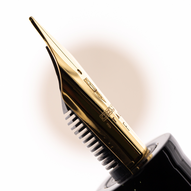 Delta Dolcevita Mid-Size Penna Stilografica Oro