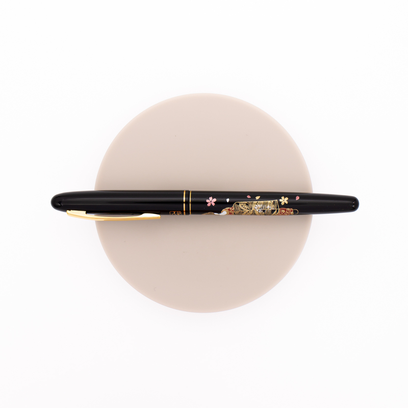 Wancher x Kuretake Kindai Maki-e Fountain Pen Hana Maiko
