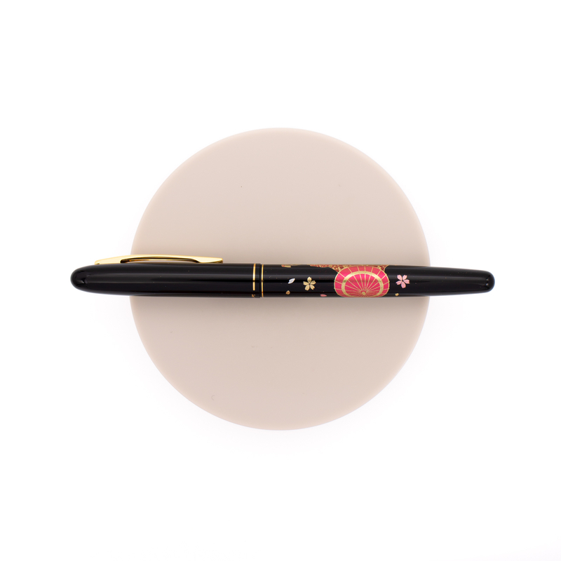 Wancher x Kuretake Kindai Maki-e Fountain Pen Hana Maiko
