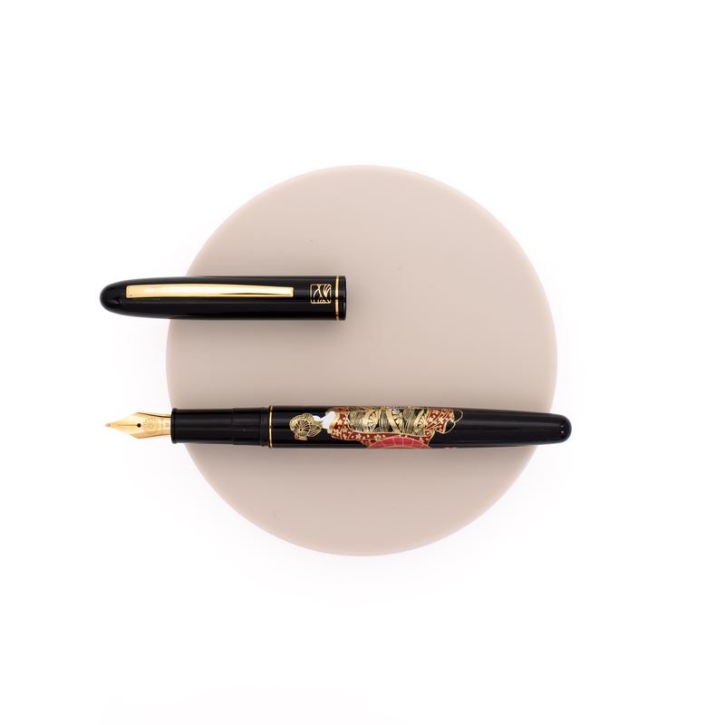 Wancher x Kuretake Kindai Maki-e Fountain Pen Hana Maiko