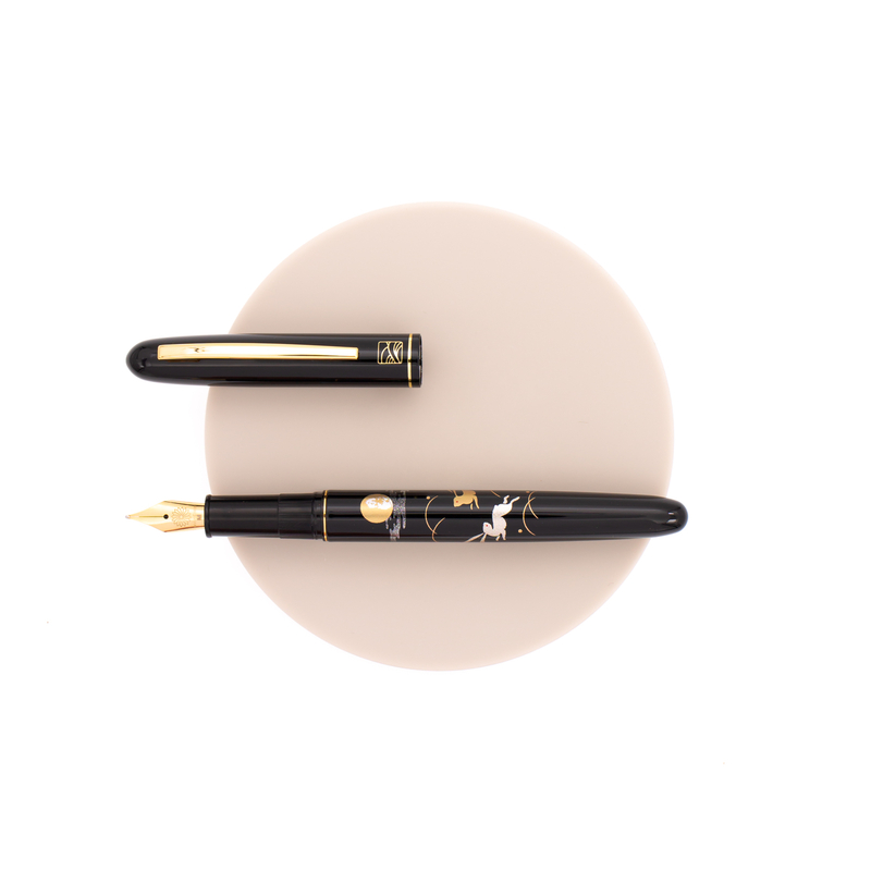 Wancher Wancher x Kuretake Kindai Maki-e Penna Stilografica Usagi