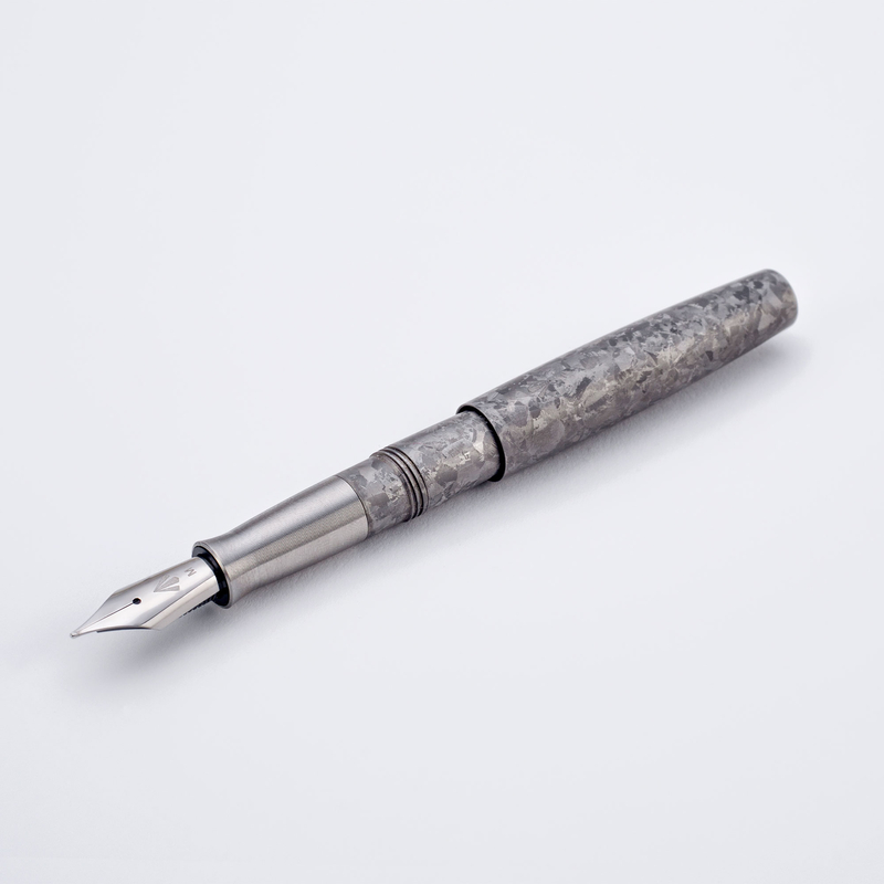 Gravitas Gravitas Dinkey Penna Stilografica Crystallized Titanium