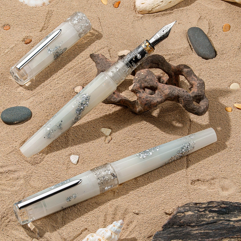 Benu Benu Euphoria Fountain Pen White Beach