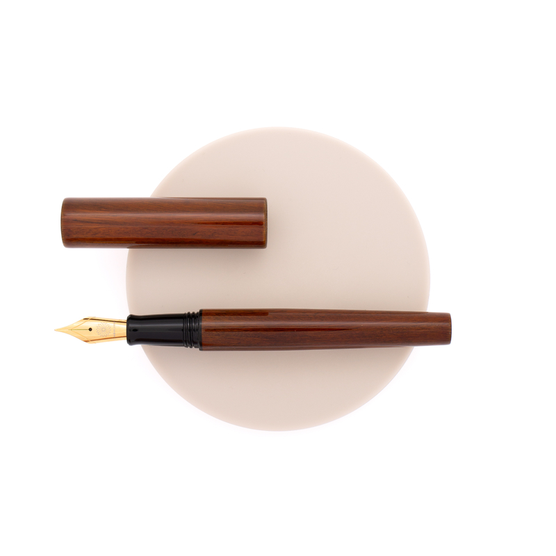 Wancher Wancher Sekai Aizu Urushi Fountain Pen Verawood