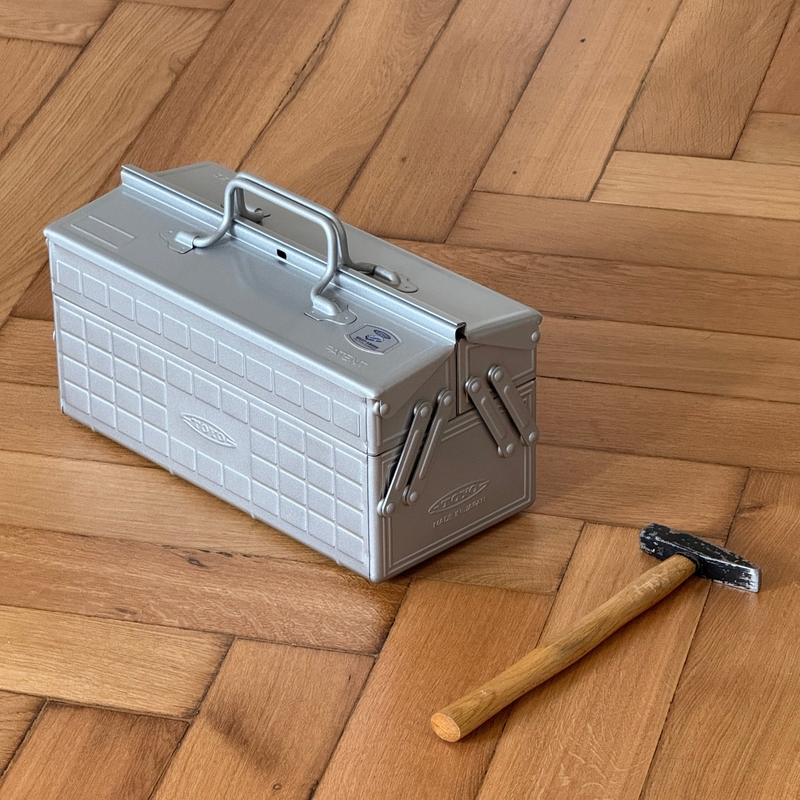 Toyo Steel Toyo Steel ST-350 Cantilever Toolbox Silver